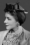Helen Hayes b.1900–2 wins, 2 nominations; 1 lead, 1 supporting
