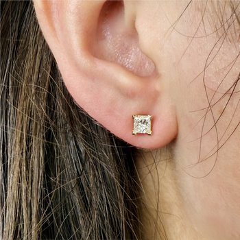 0.70 Carat TW Diamond Stud Earrings 150-16968