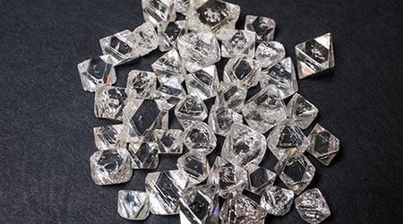 2024 Diamond Stats: Russia Leads in Volume and Value, Namibia Tops in Quality