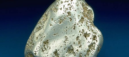 Platinum Hits 10-Year High at $1,330/Ounce; Rally Reflects 44% Gain This Year